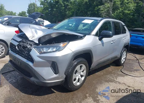 2021 Toyota Rav4 Le z USA, uszkodzony, nr VIN 2T3F1RFV1MC169137